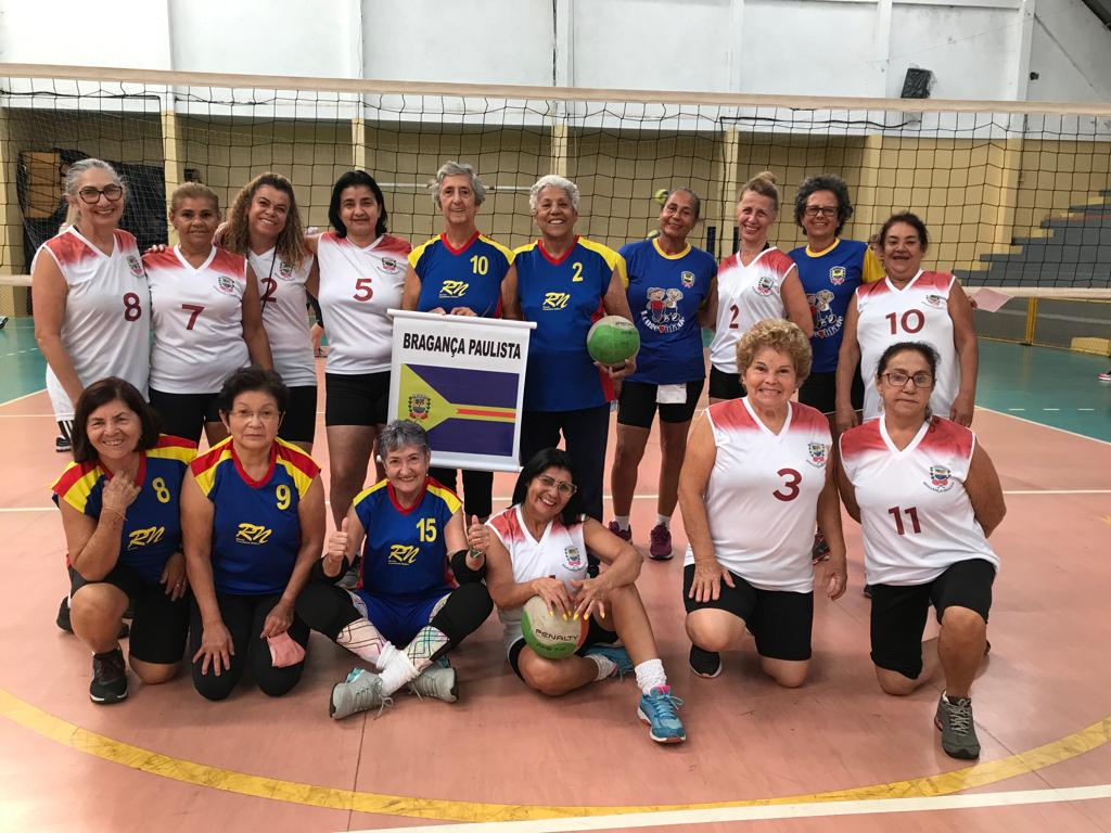 Equipe feminina de Vôlei de Bragança Paulista vence e se